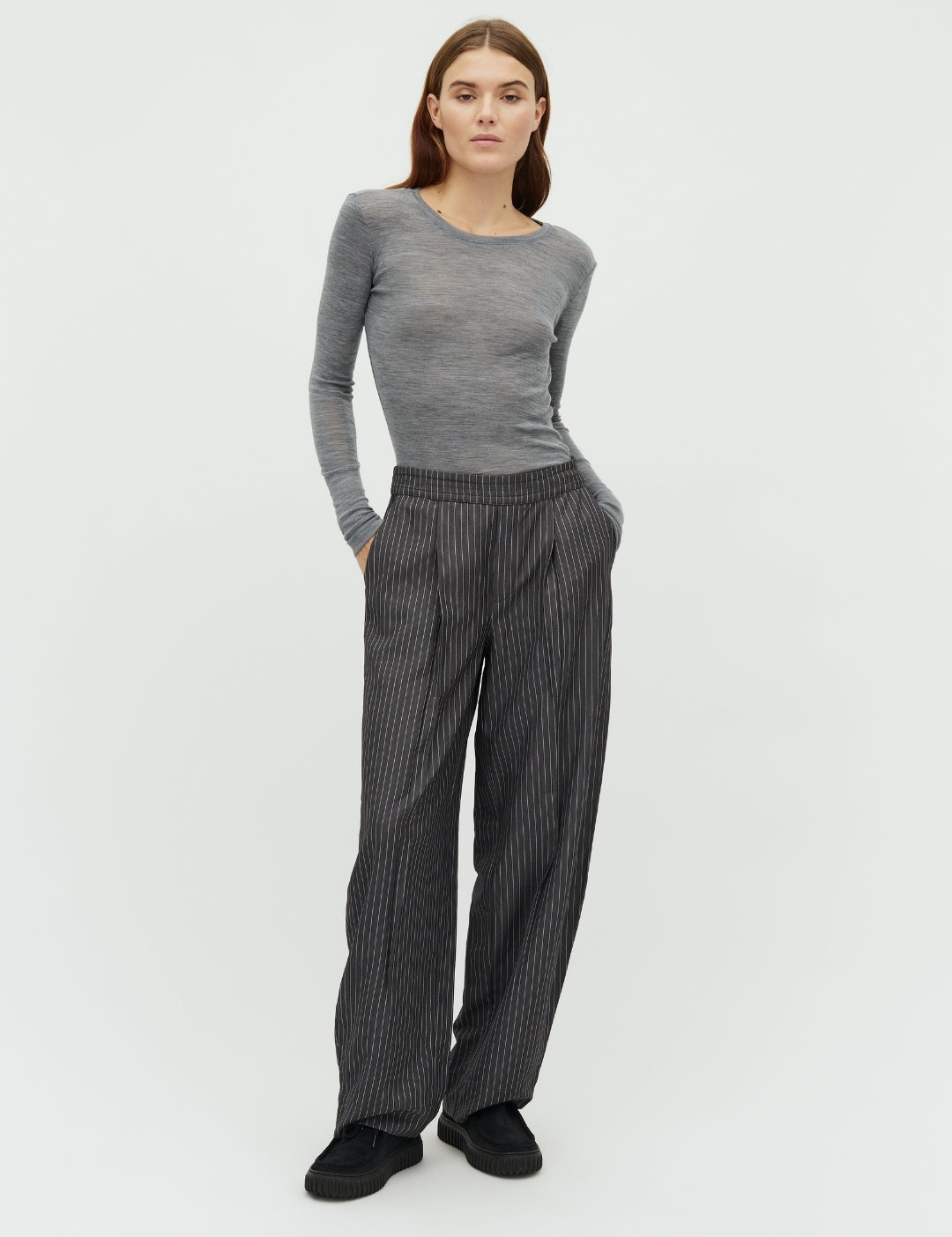 Leontina-M_Grey Pinestripe_Model_1
