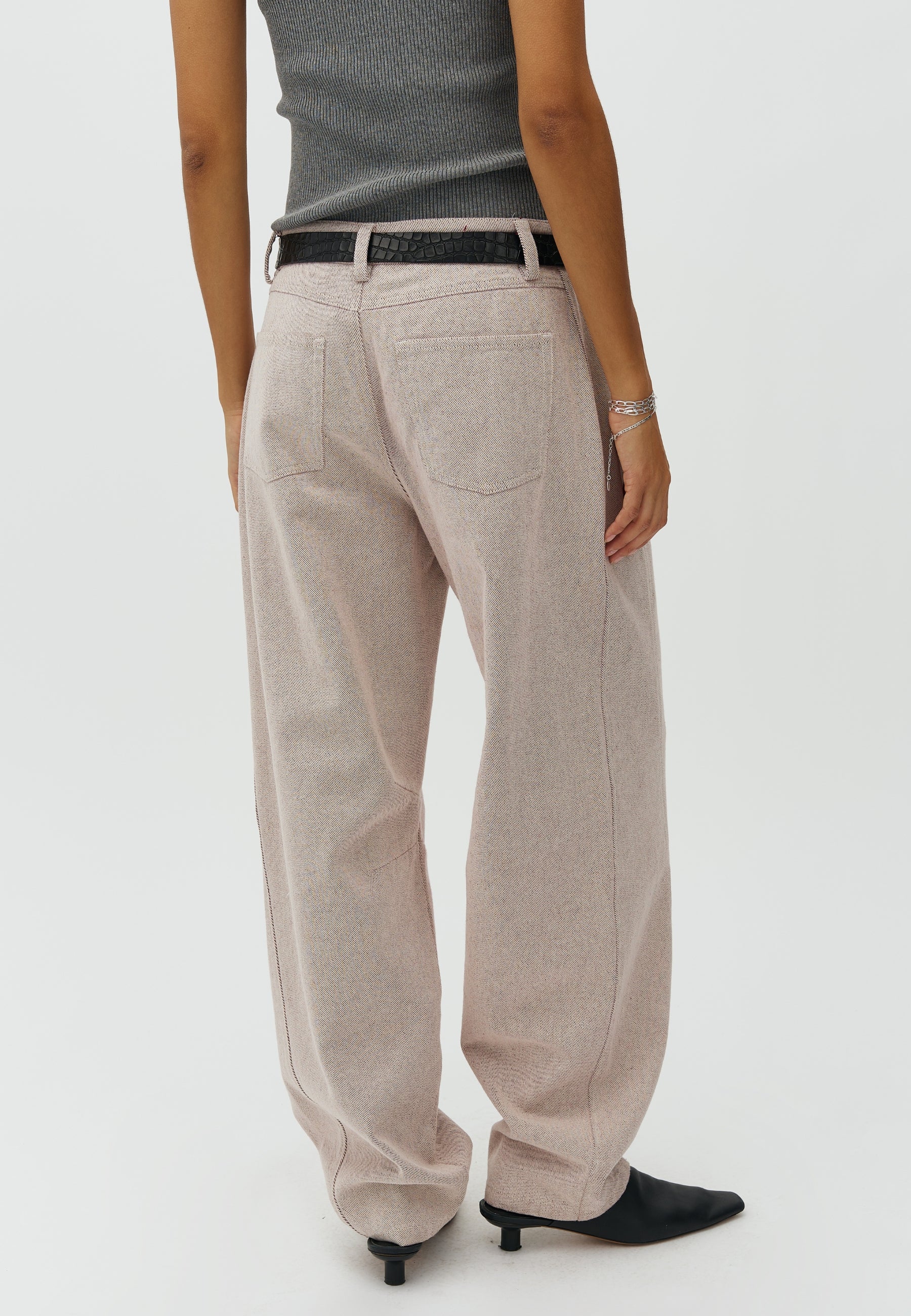 Bowa-M_Light Berry Wash_Model_3