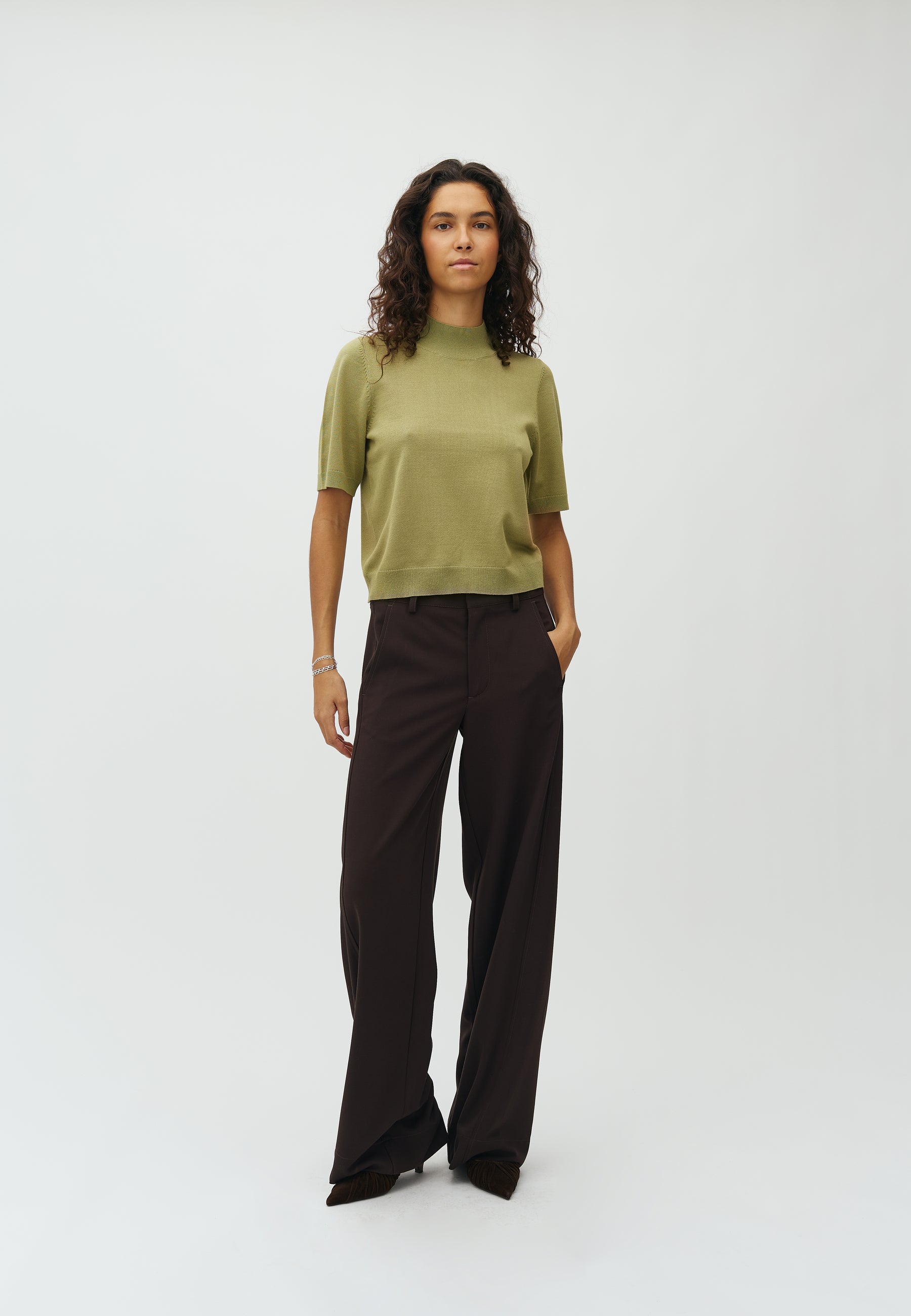 Clara Crew-M_Sage_Model_0